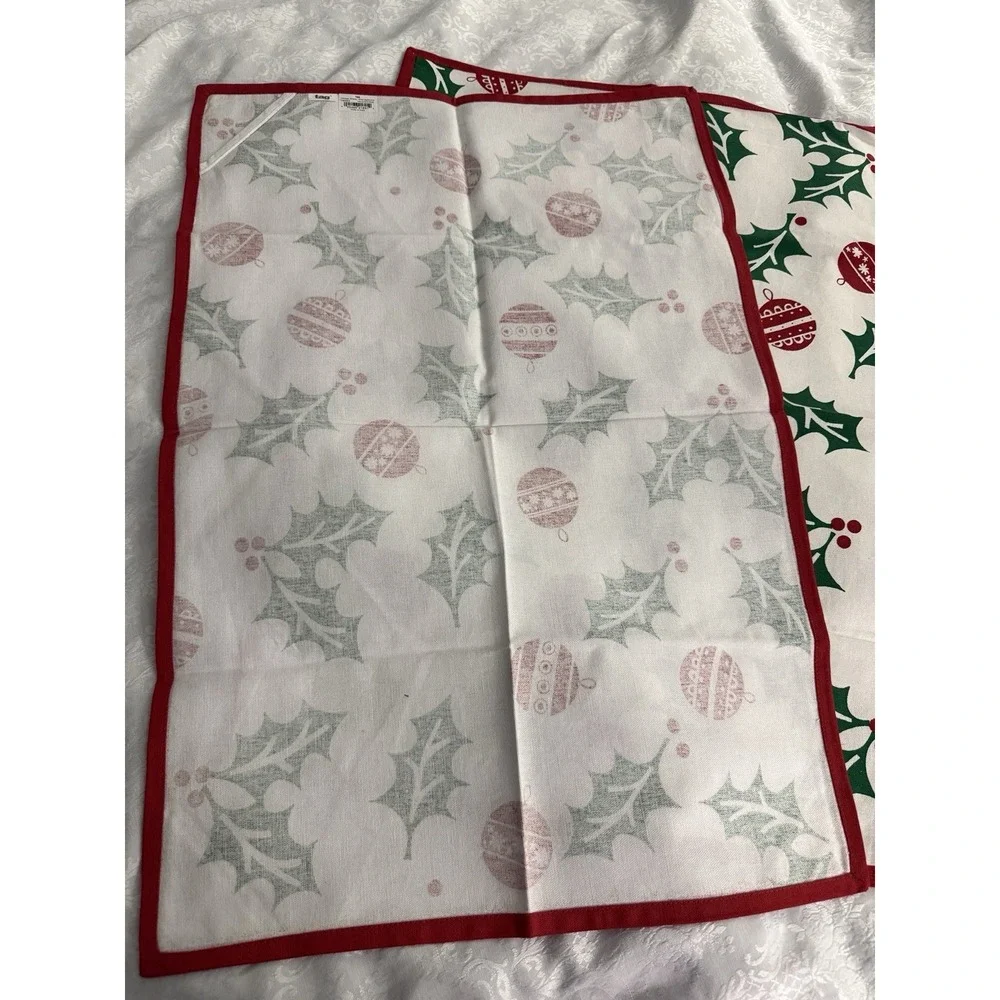2 NEW VTG TAG Textiles Christmas Holly Ornaments Dish Kitchen Towels 100% Cotton